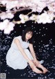 Suzu Hirose 広瀬すず, Shonen Magazine 2019 No.17 (少年マガジン 2019年17号) P11 No.4abe14