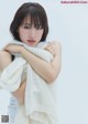 Haruka Ayase 綾瀬はるか, Shukan Bunshun 2020.01.07 (週刊文春 2020年1月7日号) P4 No.9230e8 Image No. 3